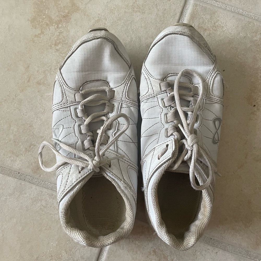 Nfinity cheer shoes